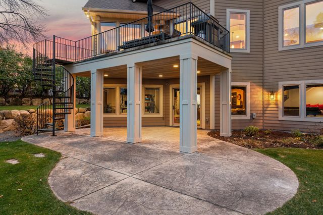 1859 Creekside Drive NE, Owatonna, MN 55060