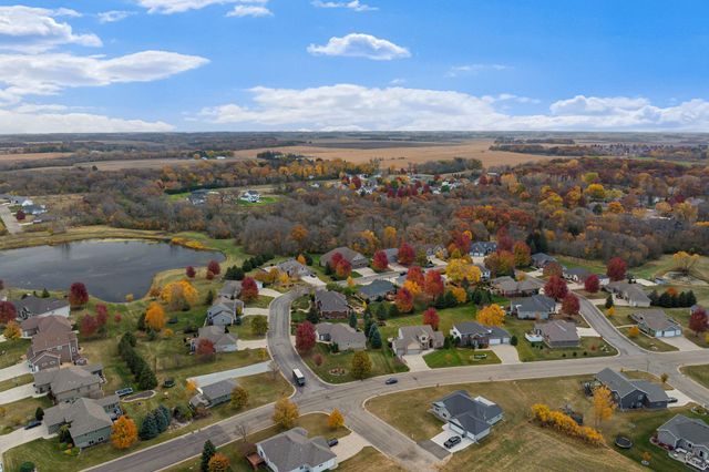 1859 Creekside Drive NE, Owatonna, MN 55060