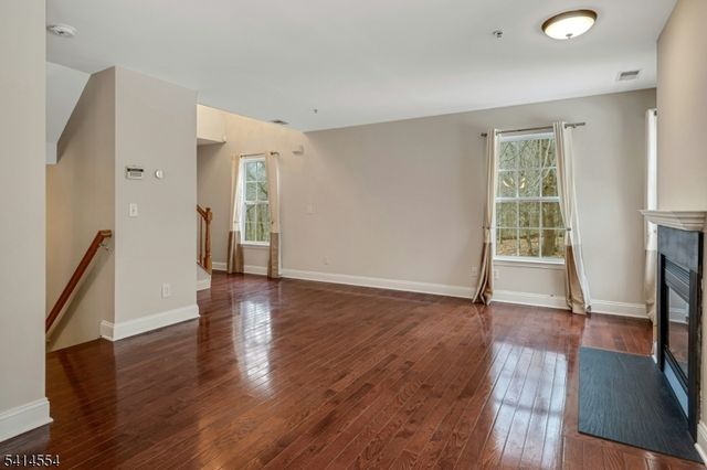 24 Dudley Ct, Green Brook Twp., NJ 08812