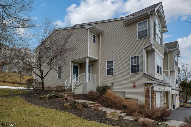 24 Dudley Ct, Green Brook Twp., NJ 08812