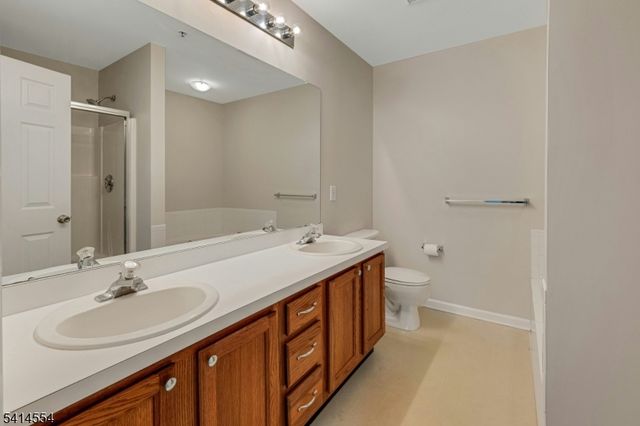 24 Dudley Ct, Green Brook Twp., NJ 08812