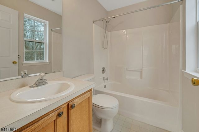 24 Dudley Ct, Green Brook Twp., NJ 08812