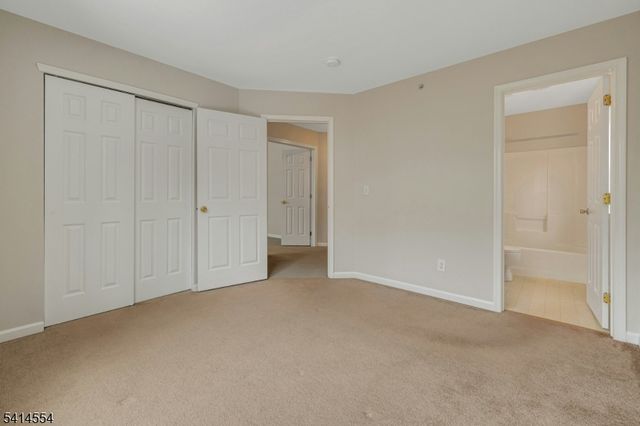 24 Dudley Ct, Green Brook Twp., NJ 08812