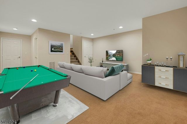 24 Dudley Ct, Green Brook Twp., NJ 08812