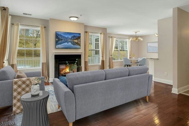 24 Dudley Ct, Green Brook Twp., NJ 08812