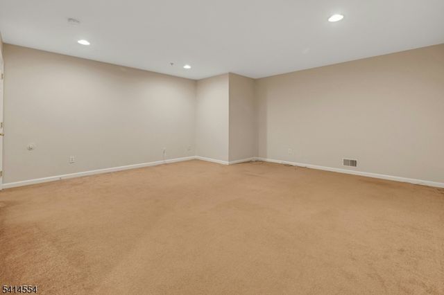 24 Dudley Ct, Green Brook Twp., NJ 08812