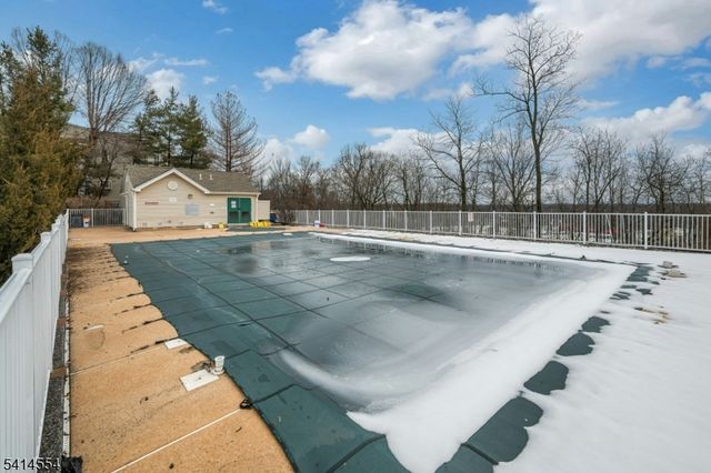 24 Dudley Ct, Green Brook Twp., NJ 08812