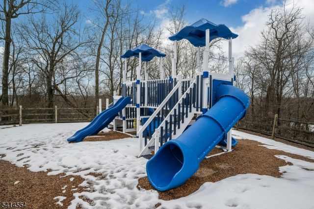 24 Dudley Ct, Green Brook Twp., NJ 08812