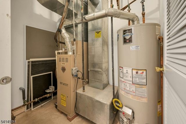 24 Dudley Ct, Green Brook Twp., NJ 08812