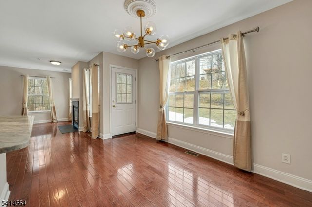 24 Dudley Ct, Green Brook Twp., NJ 08812