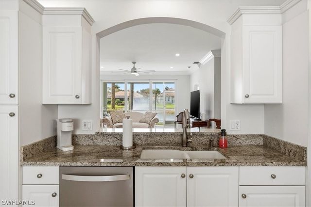 5963 Sand Wedge LN 203, Naples, FL 34110