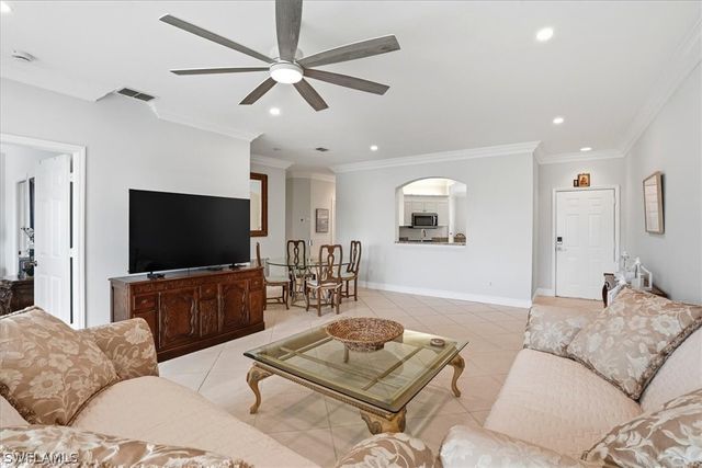 5963 Sand Wedge LN 203, Naples, FL 34110