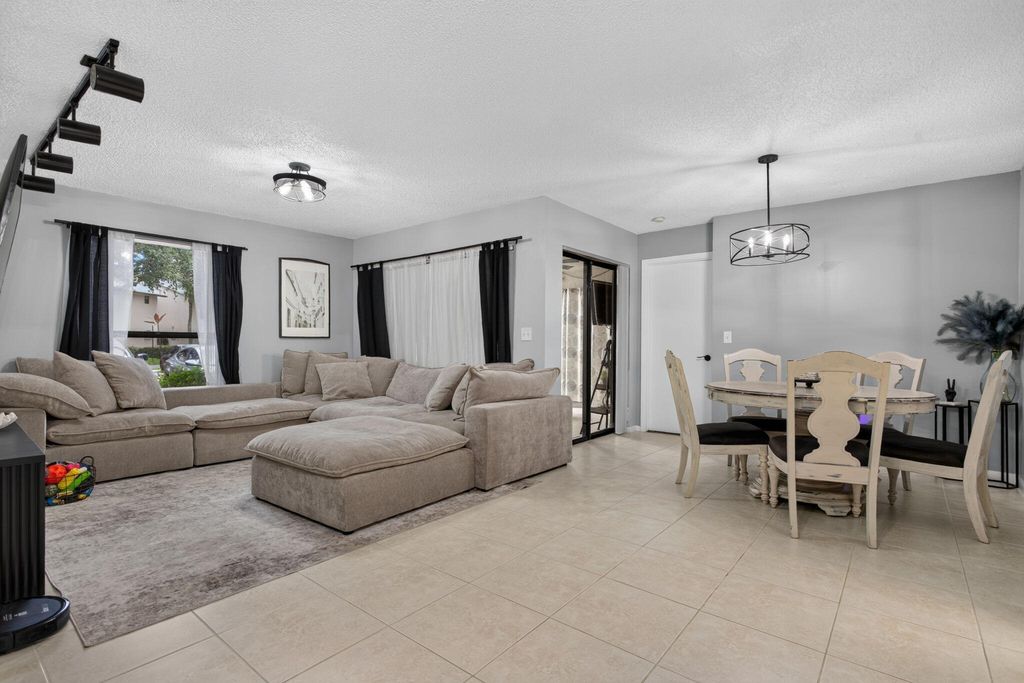 3331 NW 47th Avenue 3242, Coconut Creek, FL 33063