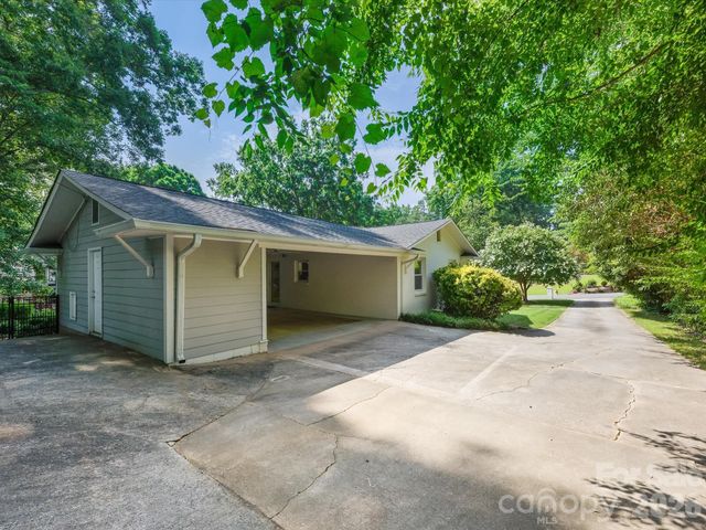 6419 Morven Lane, Charlotte, NC 28270