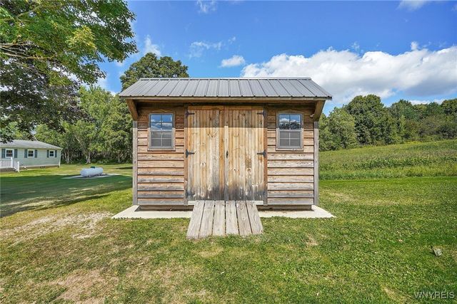 9862 Route 219, Ashford, NY 14171