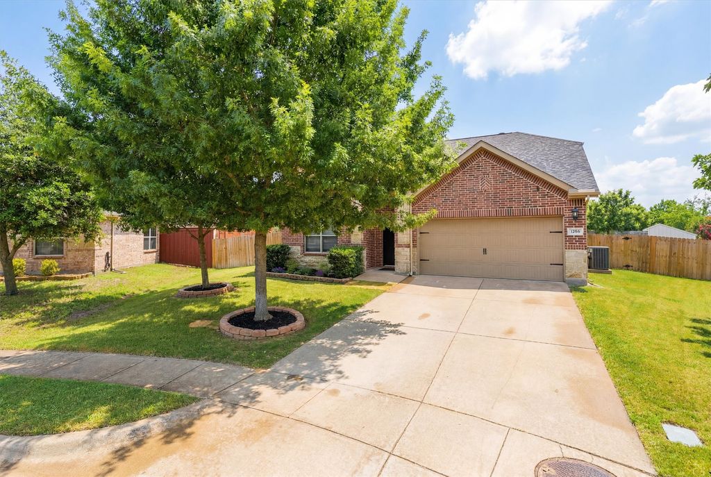 1365 Broadmoor Drive, Burleson, TX 76028