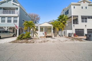 24 80TH TERRACE, Treasure Island, FL 33706