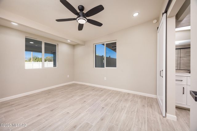 6533 E Calle Bellatrix, Tucson, AZ 85710