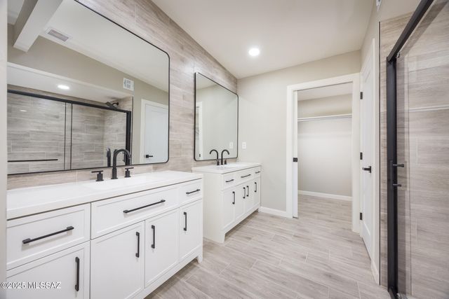 6533 E Calle Bellatrix, Tucson, AZ 85710