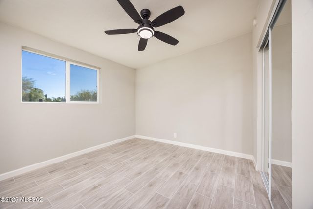 6533 E Calle Bellatrix, Tucson, AZ 85710