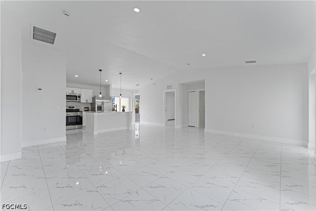 3403 41st ST SW, Lehigh Acres, FL 33976