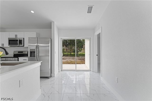 3403 41st ST SW, Lehigh Acres, FL 33976