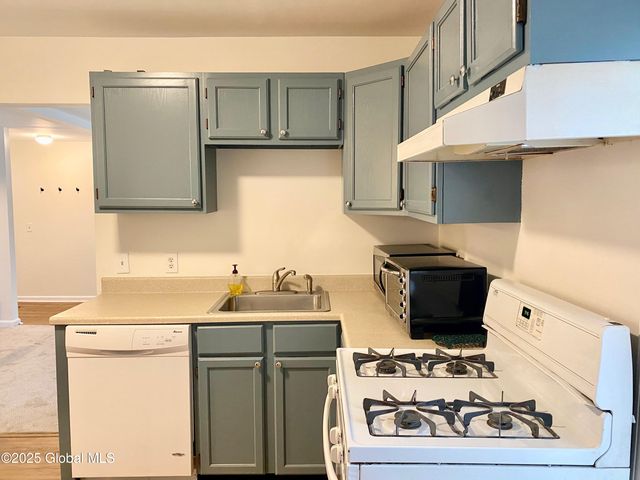 59 Van Dam Street Unit 2, Saratoga Springs, NY 12866