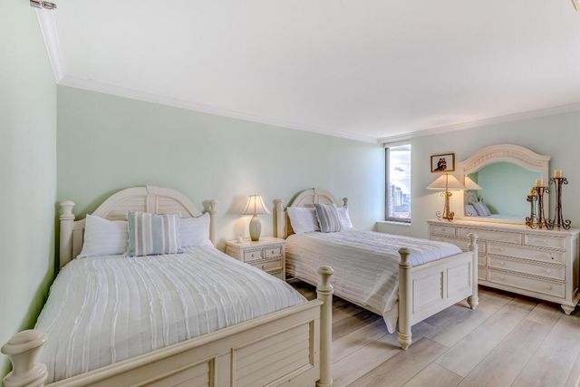 5080 N Ocean Drive 20c, Singer Island, FL 33404