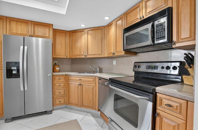 5080 N Ocean Drive 20c, Singer Island, FL 33404