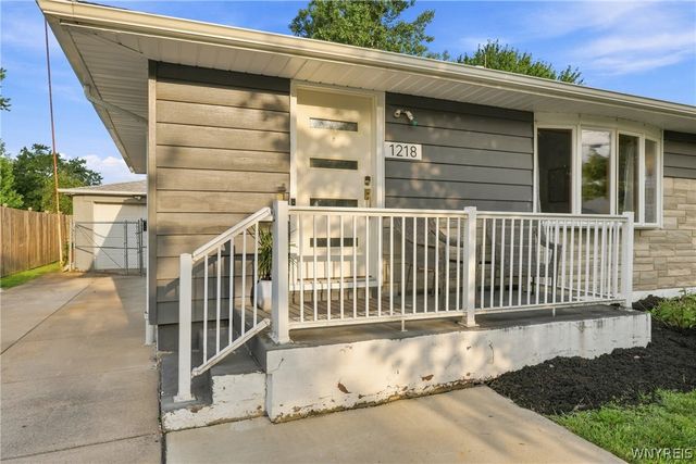 1218 96th Street, Niagara Falls, NY 14304