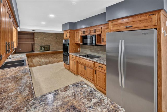 781 Iowa Avenue E, Saint Paul, MN 55106