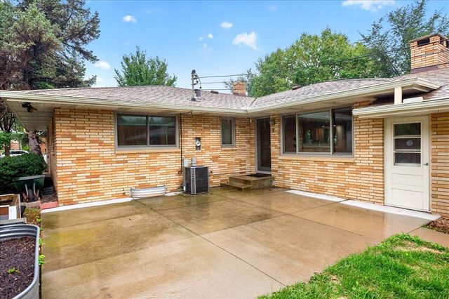 781 Iowa Avenue E, Saint Paul, MN 55106