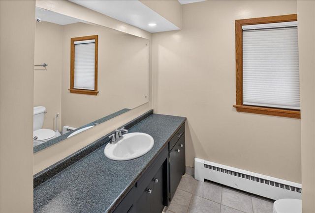 781 Iowa Avenue E, Saint Paul, MN 55106