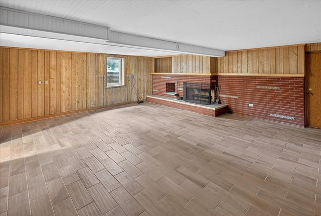 781 Iowa Avenue E, Saint Paul, MN 55106