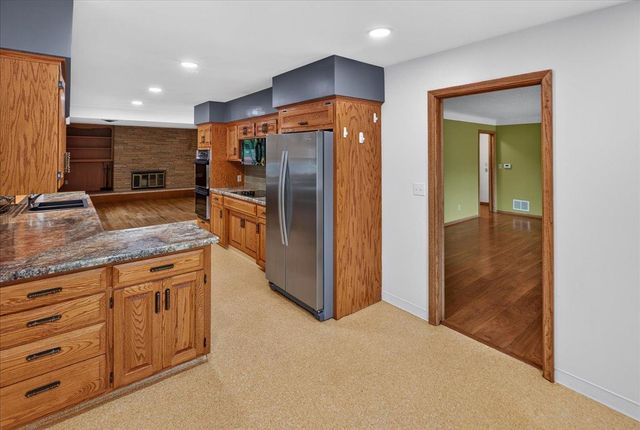781 Iowa Avenue E, Saint Paul, MN 55106
