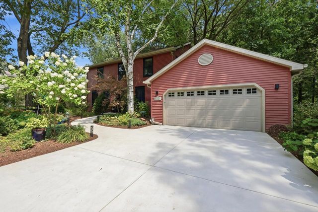 6201 Indian Mound Drive, Mcfarland, WI 53558
