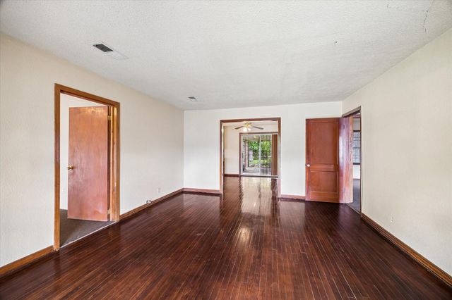 5711 Pardee Street, Houston, TX 77026
