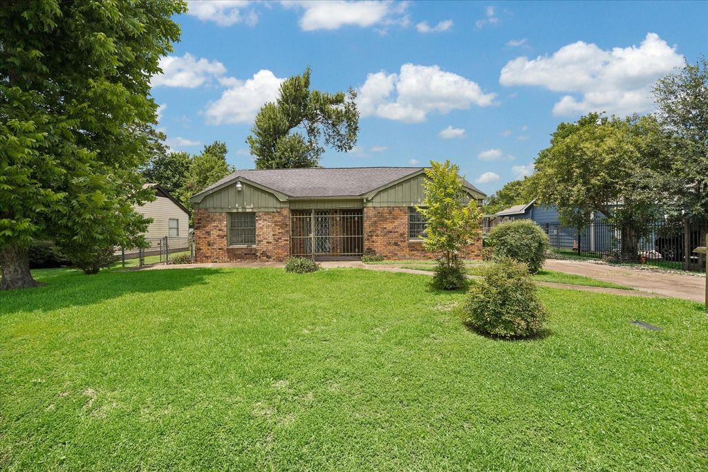 5711 Pardee Street, Houston, TX 77026