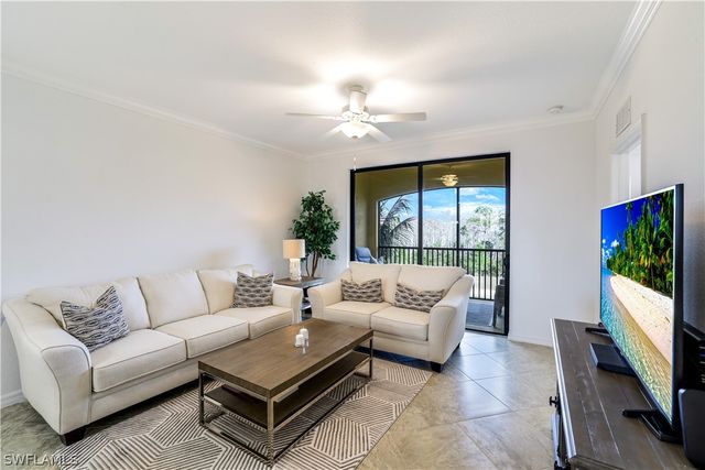 9590 Trevi CT 5334, Naples, FL 34113