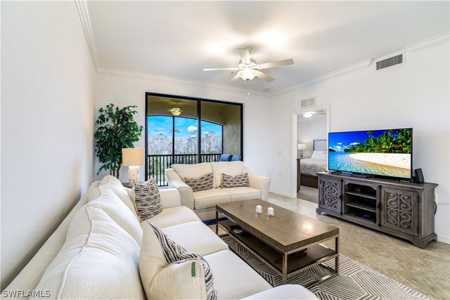 9590 Trevi CT 5334, Naples, FL 34113