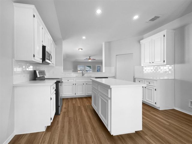 1410 Waterside Village Drive, Richmond, TX 77407