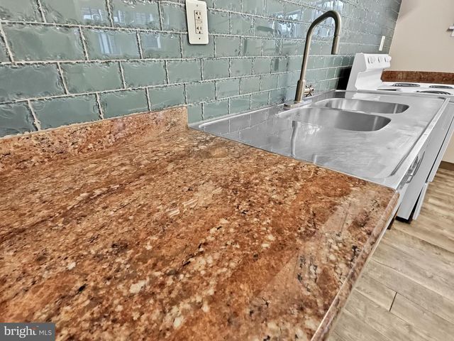 2005 MERCY ST, Philadelphia, PA 19145