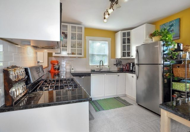 14 Highland Avenue, Hull, MA 02045