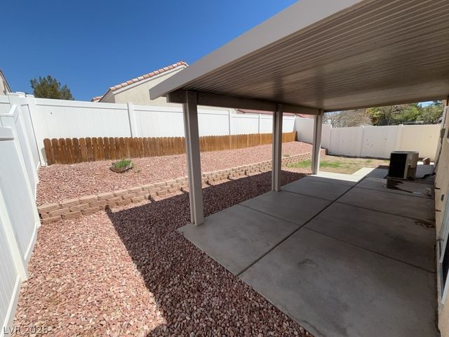 526 Regal Robin Way, North Las Vegas, NV 89084