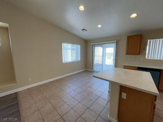 526 Regal Robin Way, North Las Vegas, NV 89084