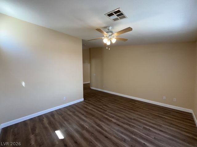 526 Regal Robin Way, North Las Vegas, NV 89084