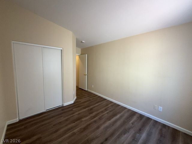 526 Regal Robin Way, North Las Vegas, NV 89084