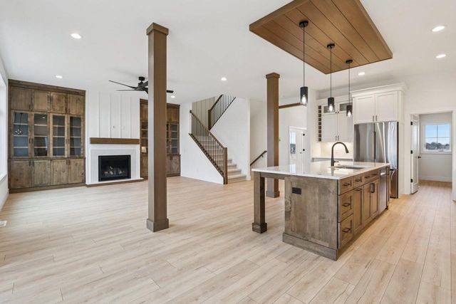 1200 Winn Drive, Waunakee, WI 53597