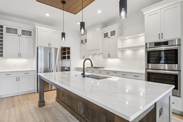 1200 Winn Drive, Waunakee, WI 53597