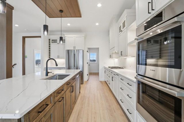 1200 Winn Drive, Waunakee, WI 53597